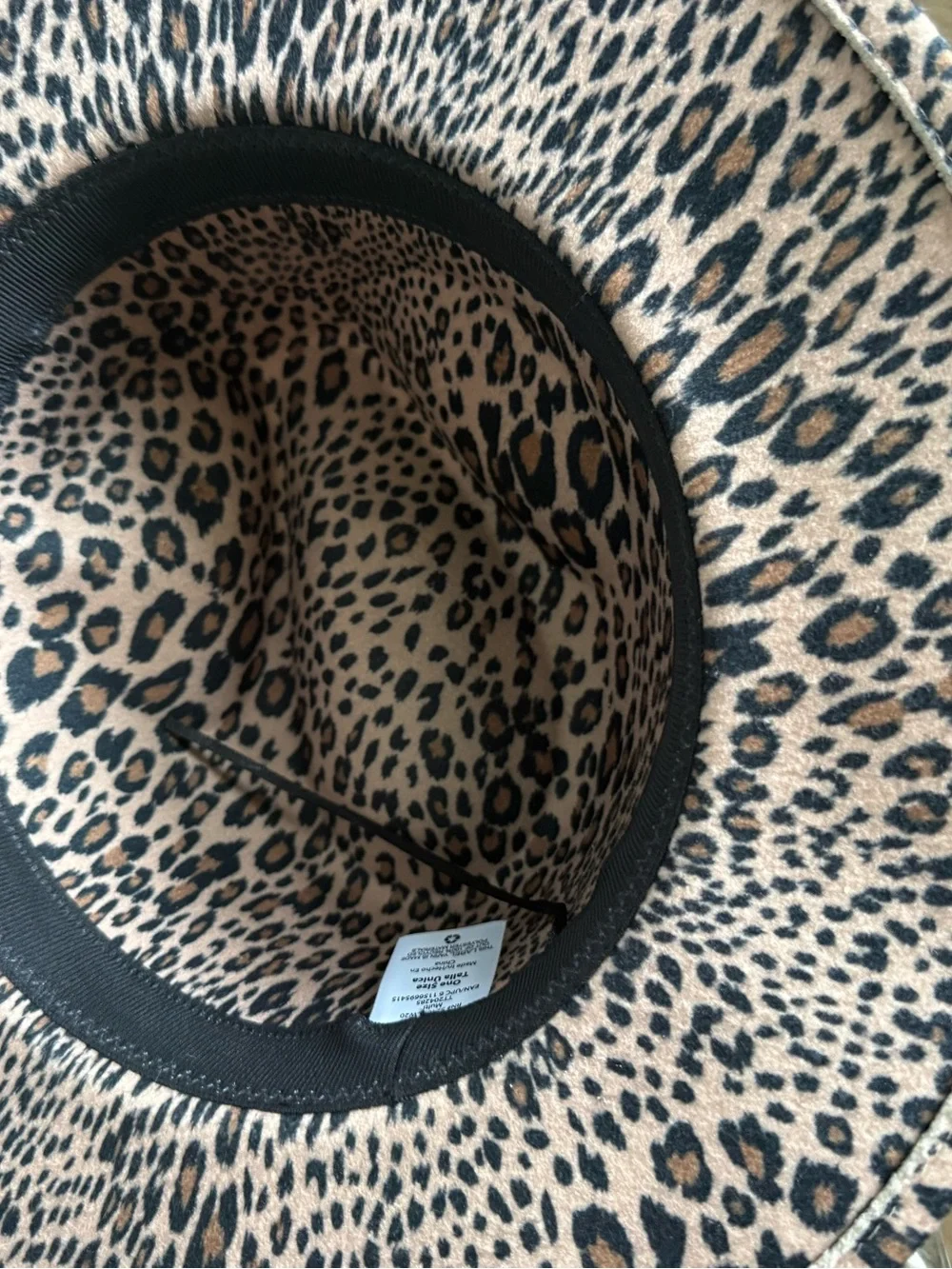 Time & Tru Women’s Leopard Fedora